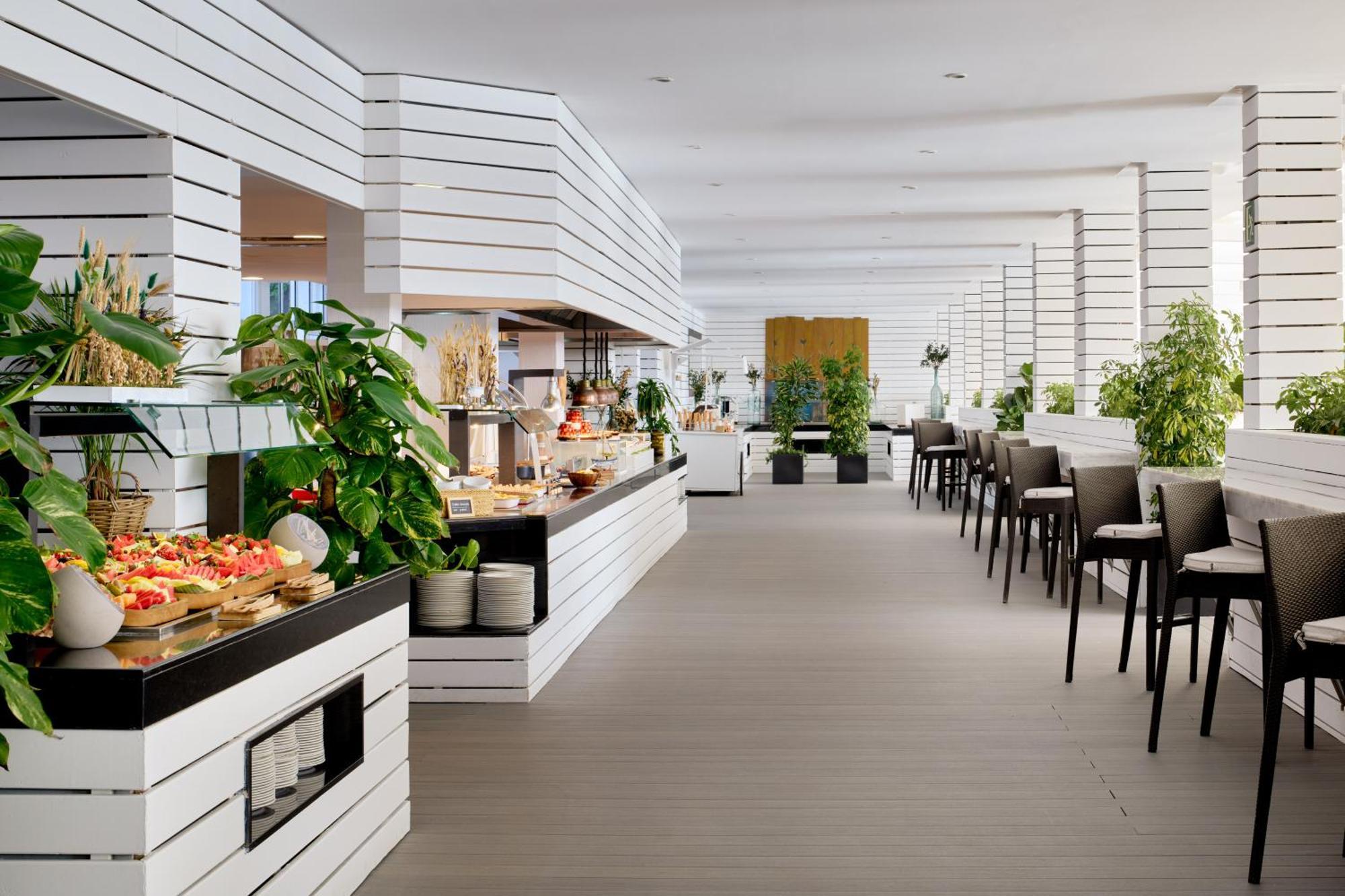 Hotel Meliá Cala Galdana Esterno foto The restaurant