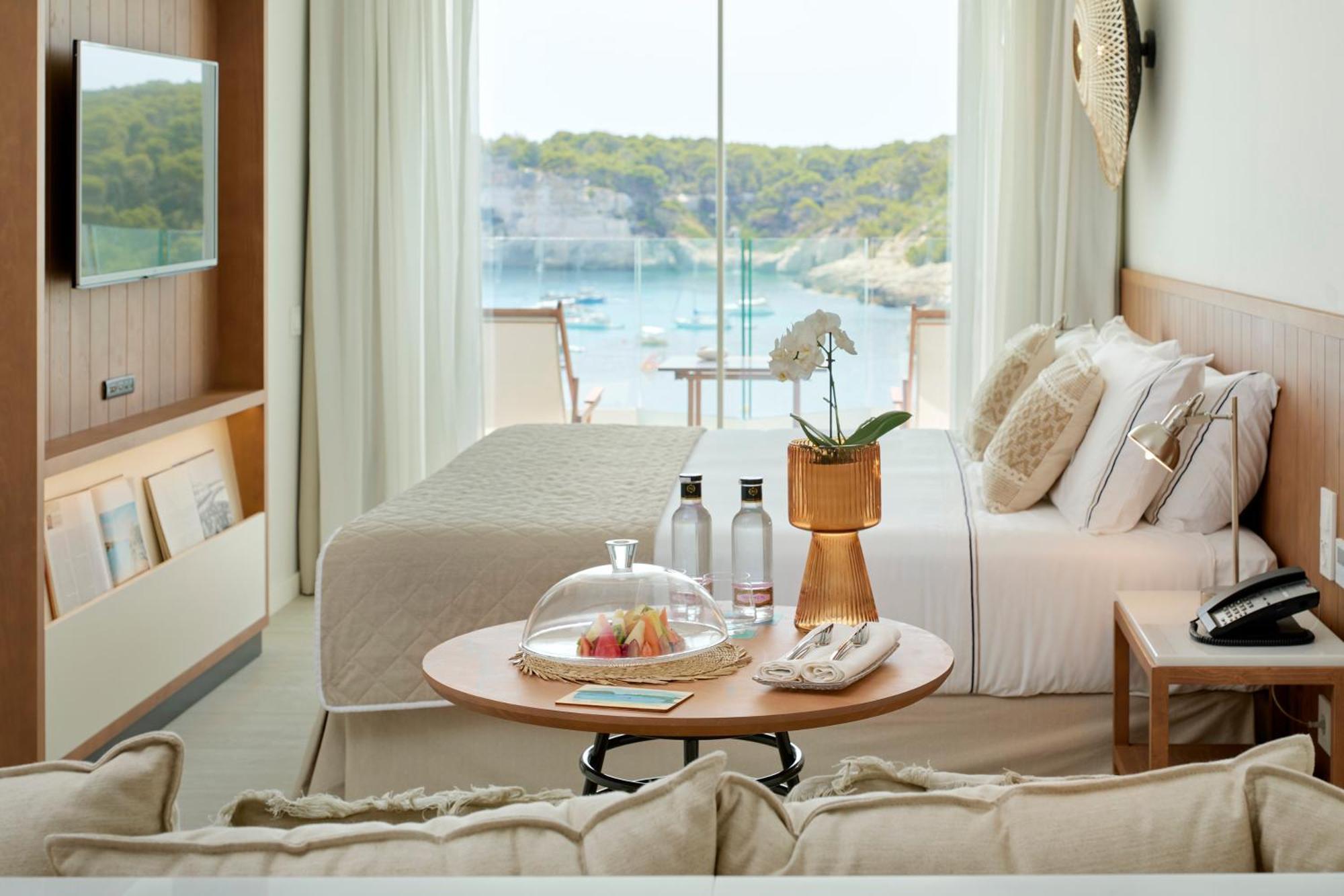Hotel Meliá Cala Galdana Esterno foto A room at the hotel