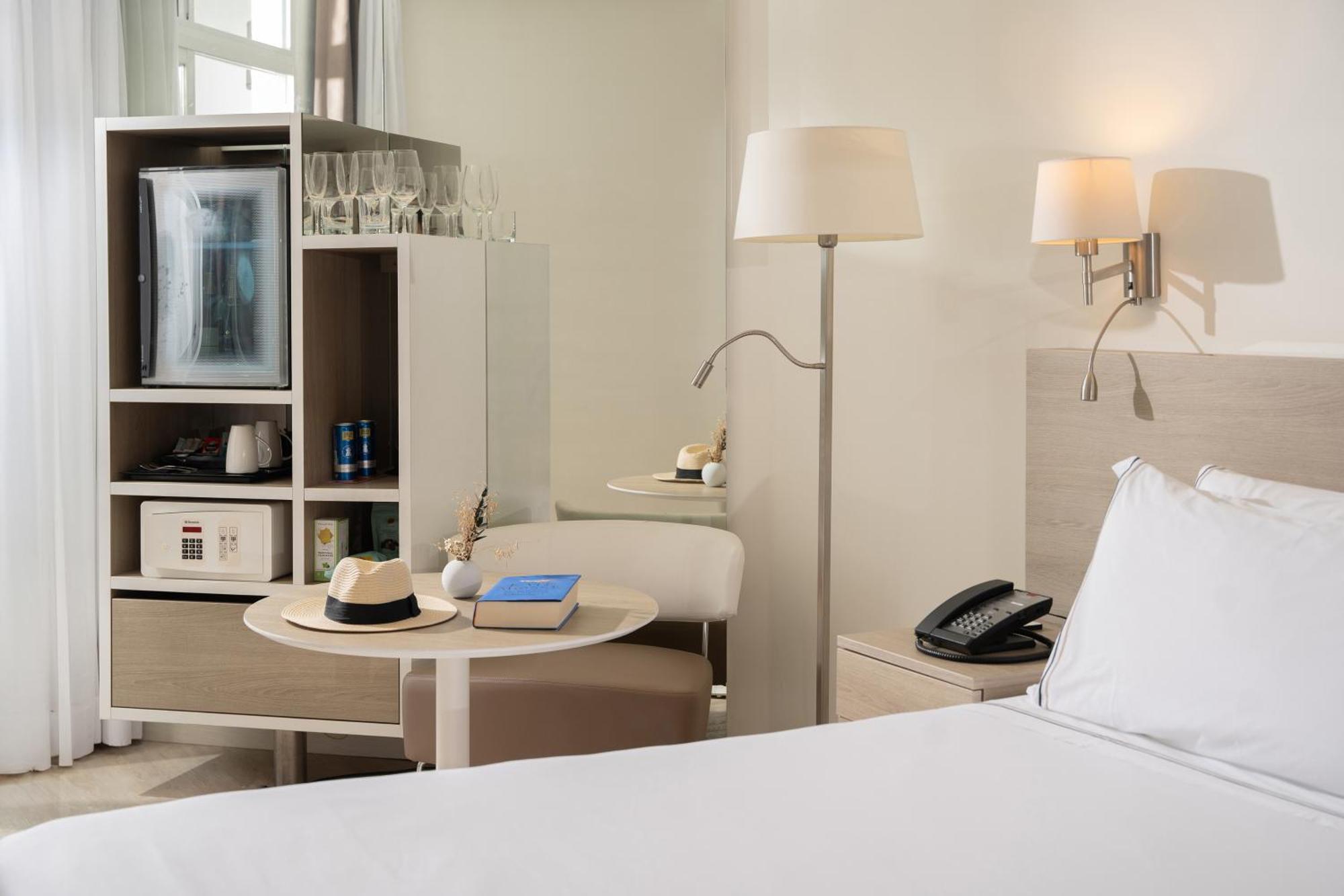 Hotel Meliá Cala Galdana Esterno foto A room at the hotel