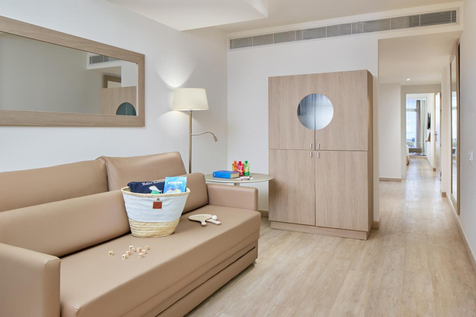 Hotel Meliá Cala Galdana Esterno foto Family room