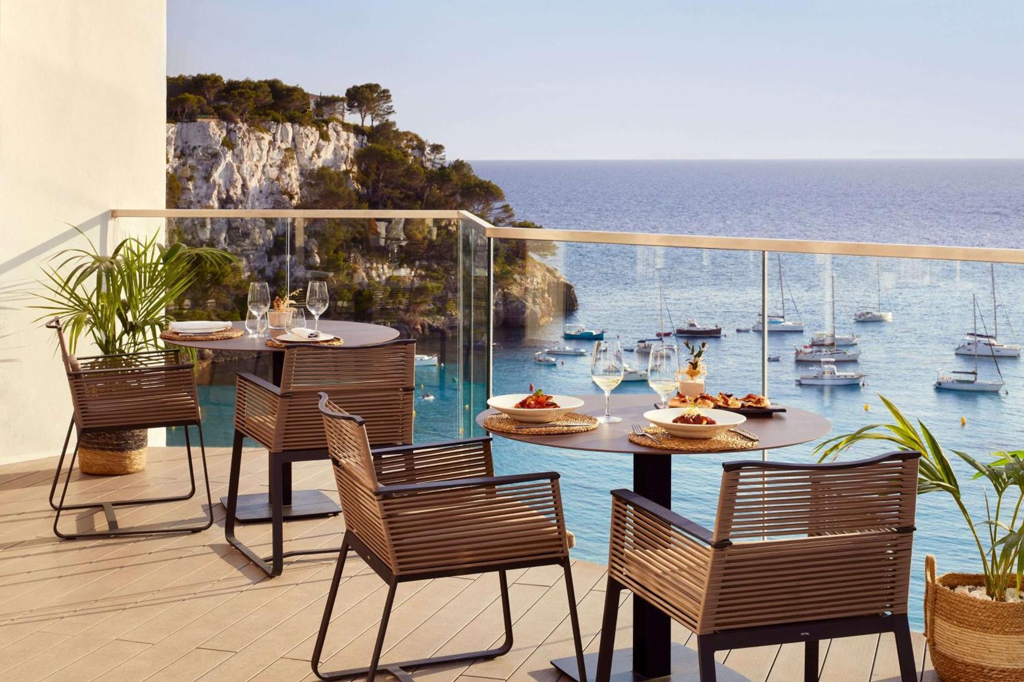 Hotel Meliá Cala Galdana Esterno foto Terrace at the hotel