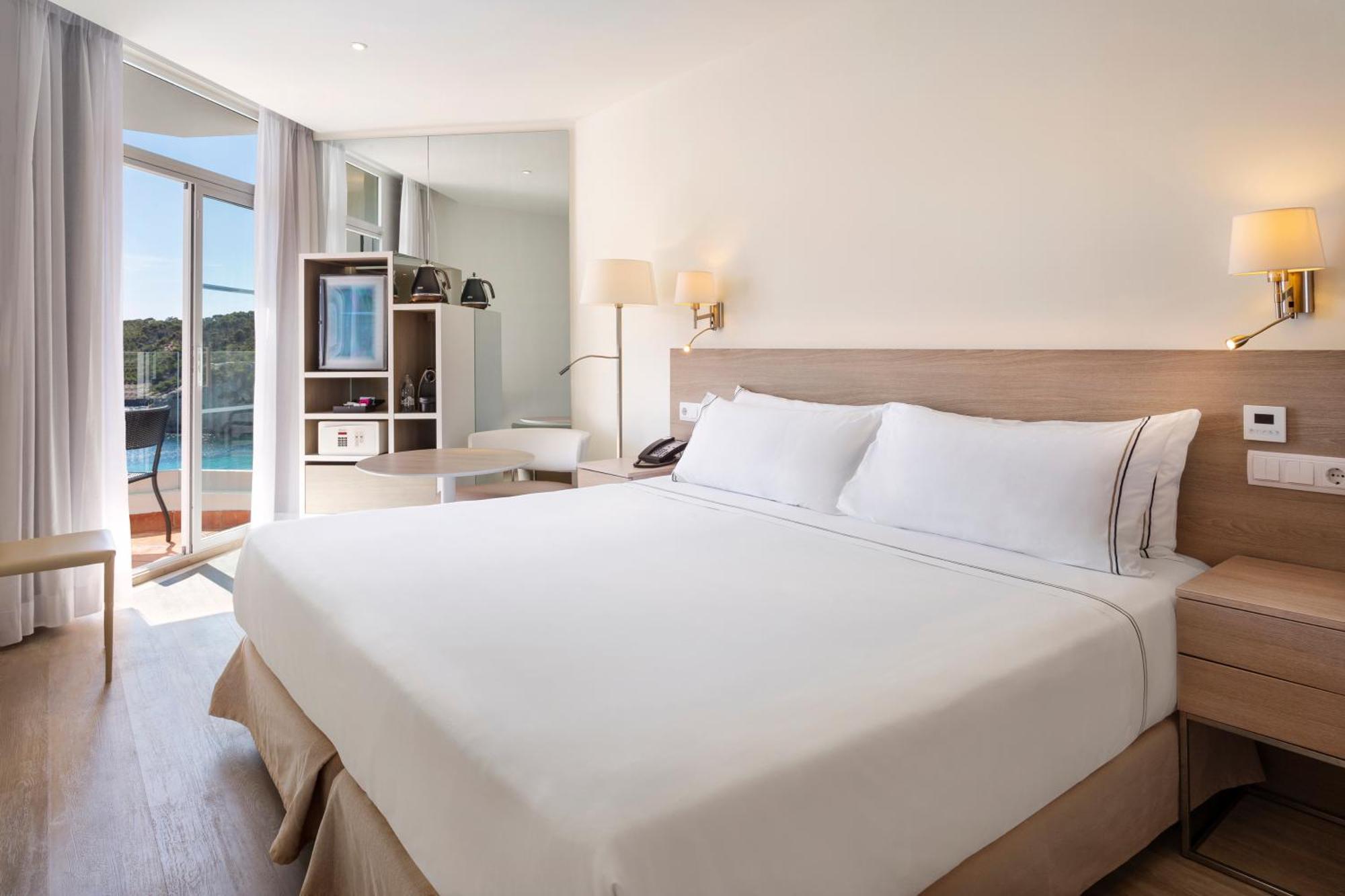 Hotel Meliá Cala Galdana Esterno foto